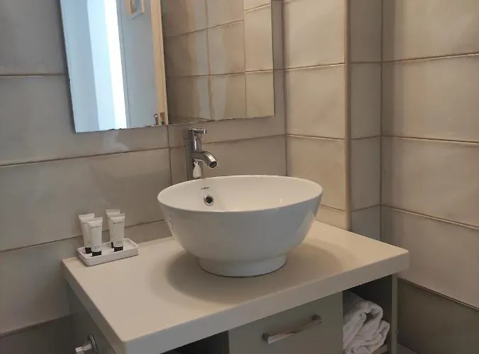 Esperos מלון דירות 2*