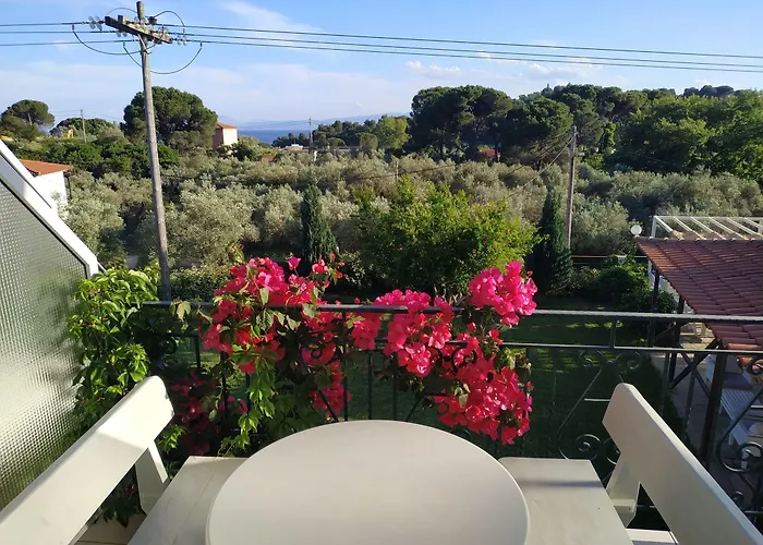 Esperos מלון דירות 2*