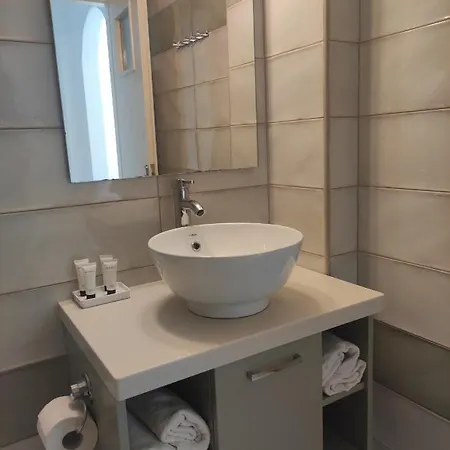 Esperos Aparthotel 2*